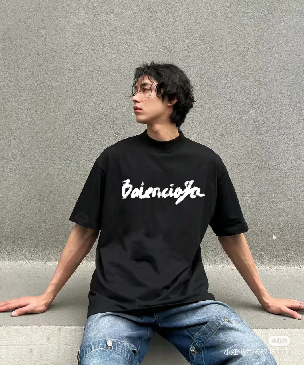P80✨🔥 BALENCIAGA Paris lettering printed short-sleeved T-shirt. Custom-woven and dyed 300 grams of combed cotton heavyweight fabric. Zero color difference in threads. Perfect details. Different from the current currency version. Welcome to compare. Same Style for men and women. Must-sell in the picture above. Color: White Black Size: 1 2 3 4
